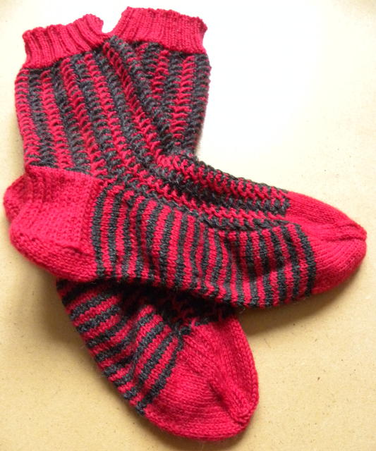 http://tricofolk.free.fr/Divers/chaussettes-18-02-14.jpg