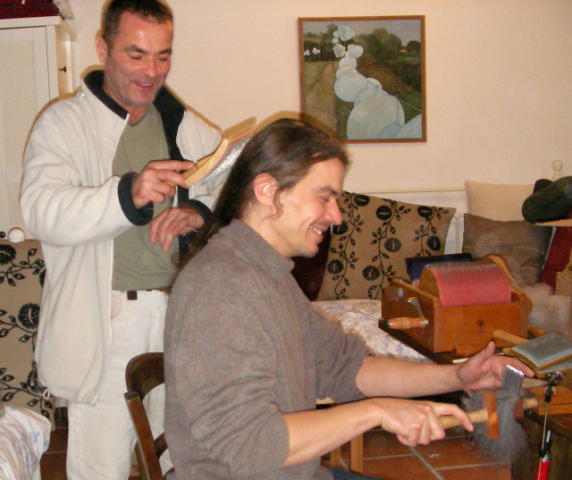 http://tricofolk.free.fr/Filage/cardage-peignage.jpg